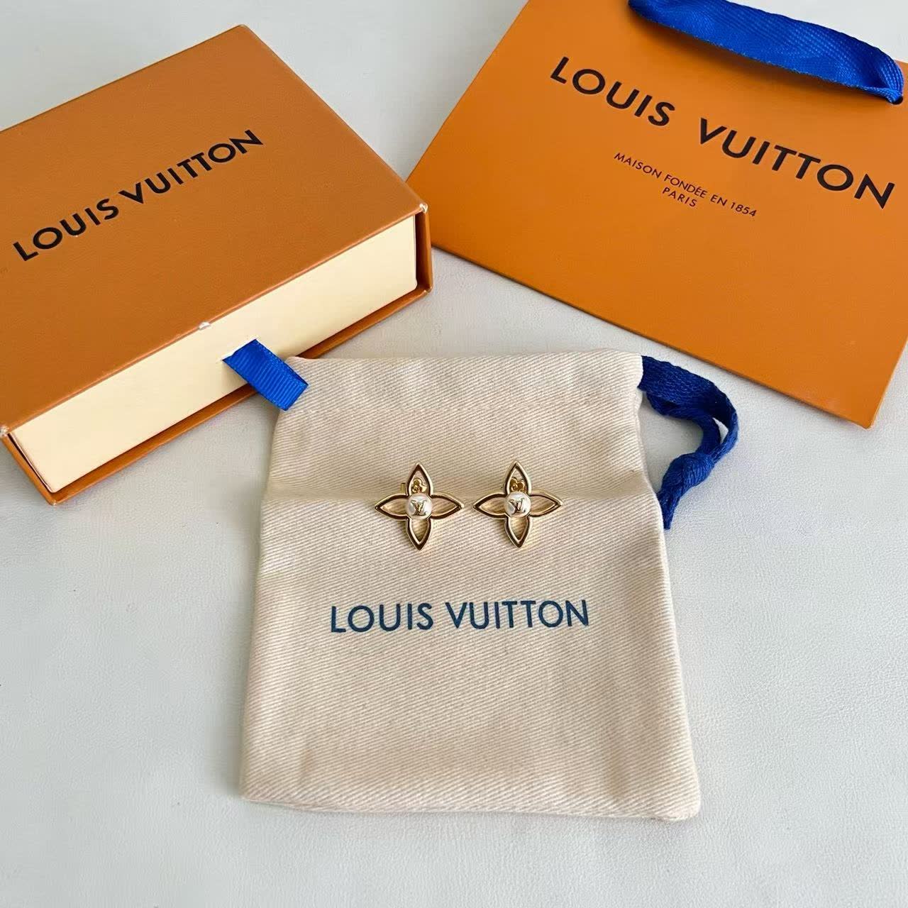Louis Vuitton Gold Flower Stud Earrings